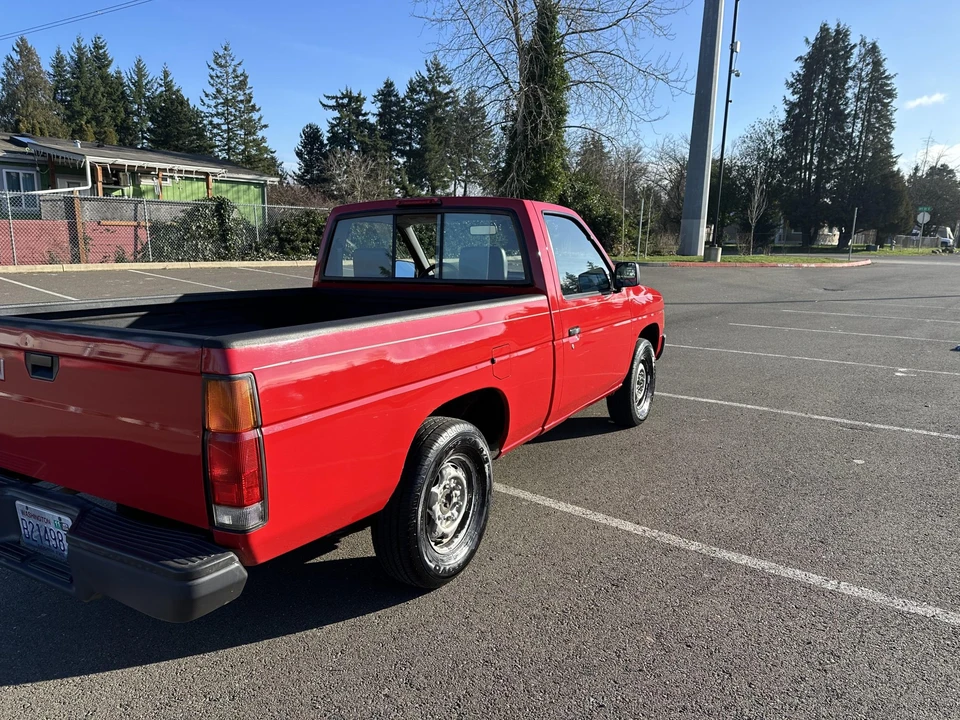 1996 Nissan - Image 19 of 31