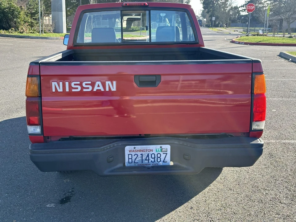 1996 Nissan - Image 7 of 31