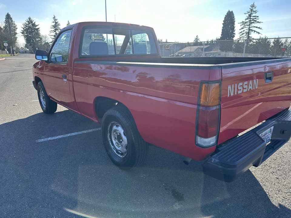 1996 Nissan - Image 18 of 31