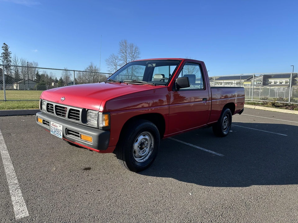 1996 Nissan - Image 10 of 31