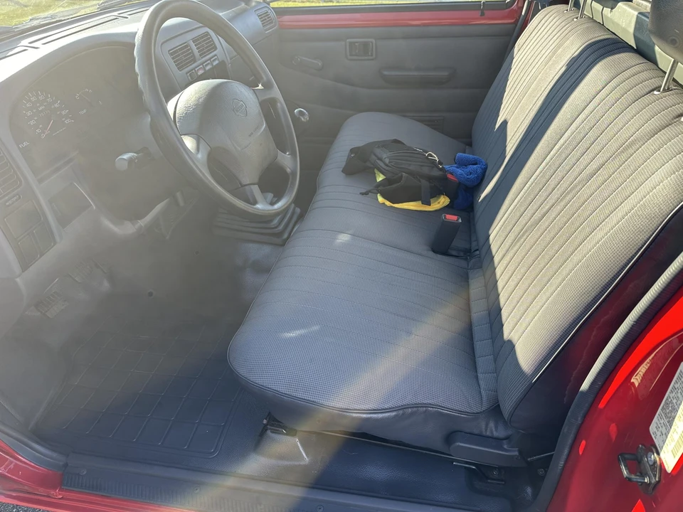 1996 Nissan - Image 22 of 31