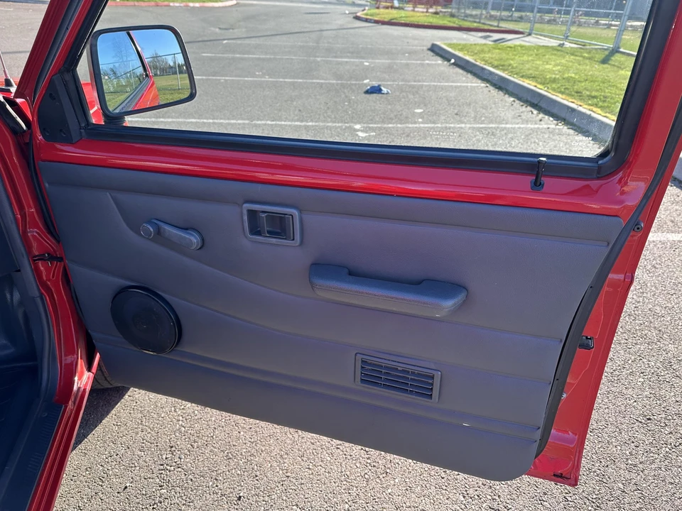 1996 Nissan - Image 29 of 31