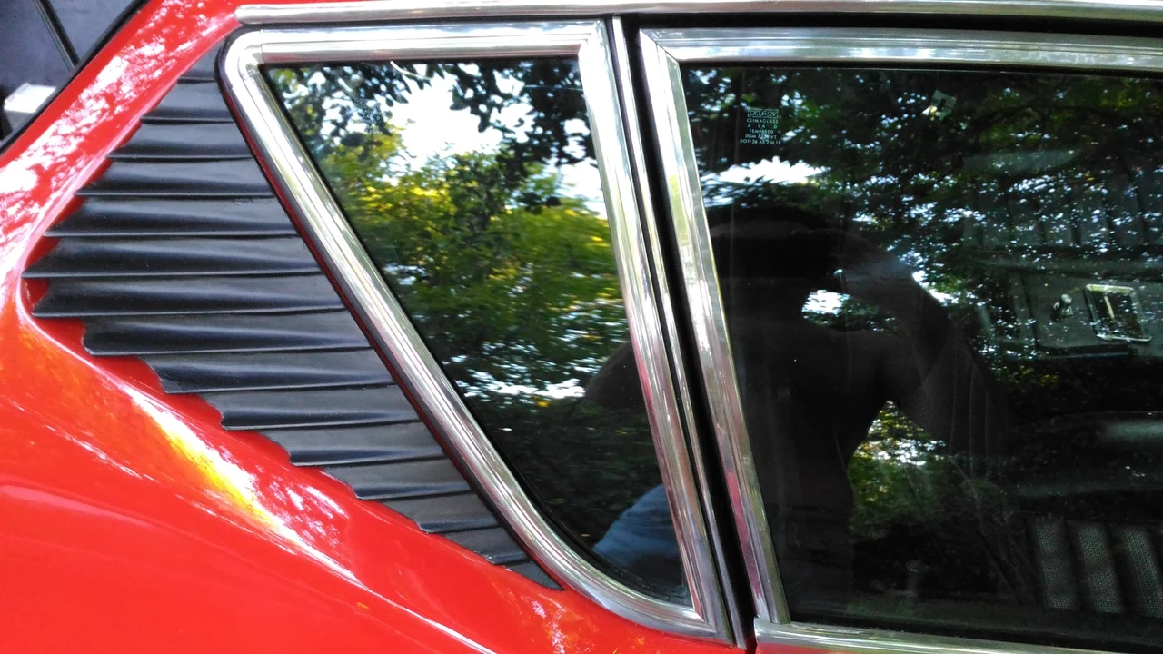 1972 DeTomaso Pantera - Image 24 of 31