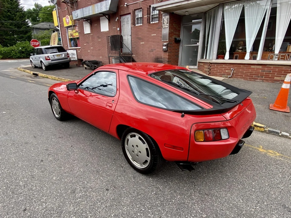 1984 Porsche 928 S - Image 6 of 31