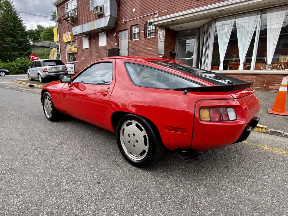 1984 Porsche 928 S - Image 7 of 31