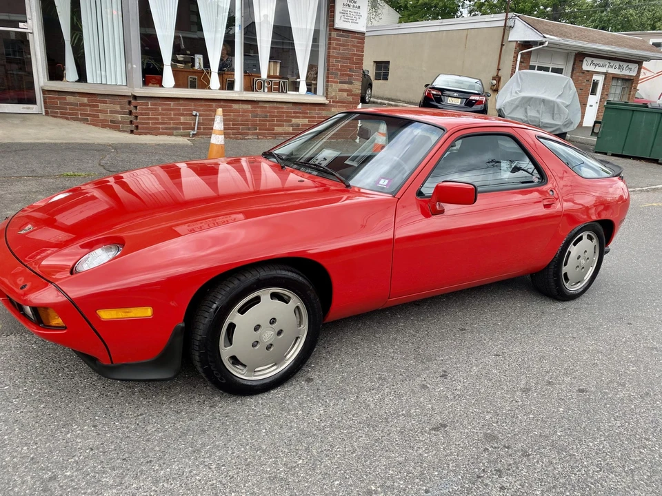 1984 Porsche 928 S - Image 4 of 31