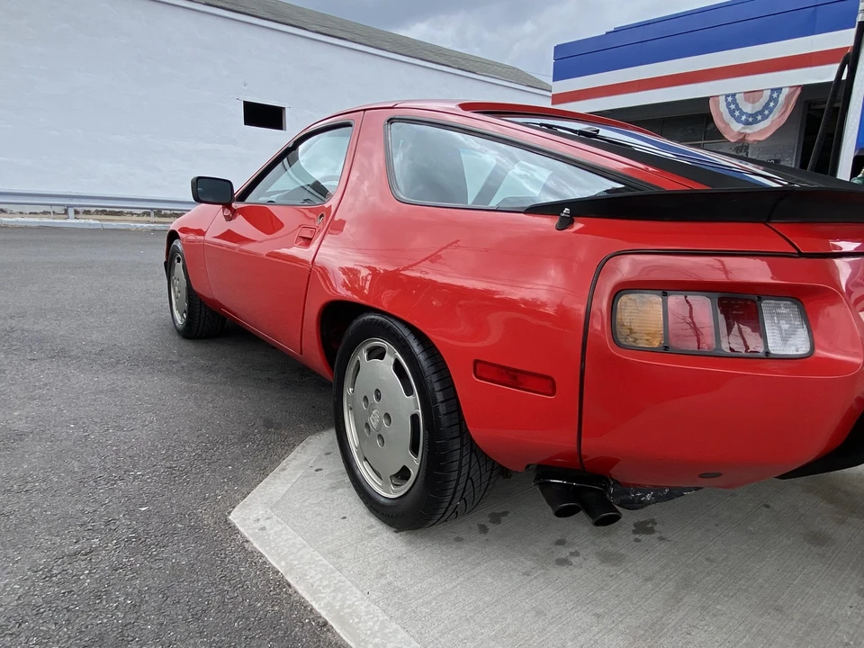 1984 Porsche 928 S - Image 25 of 31