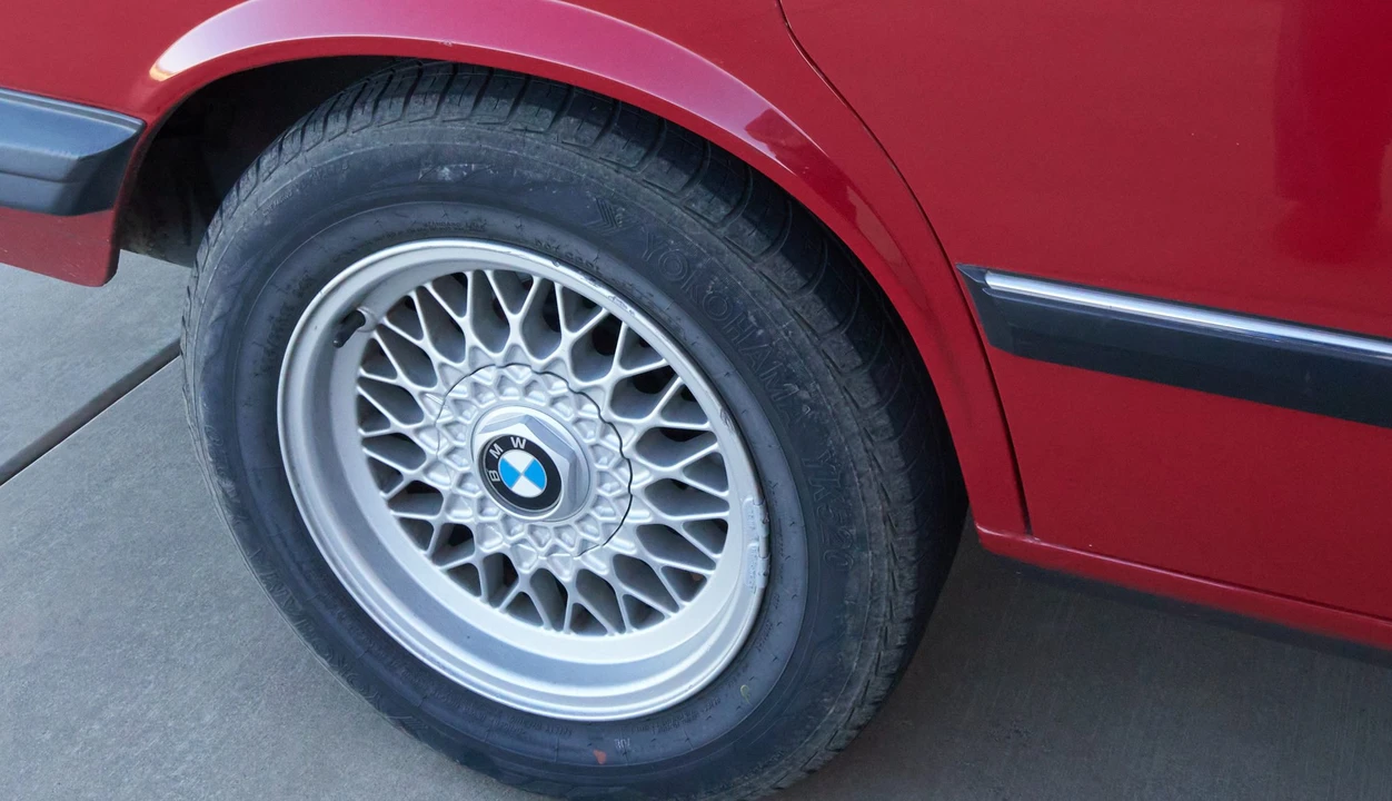 1987 BMW E28 5 Series - Image 30 of 31