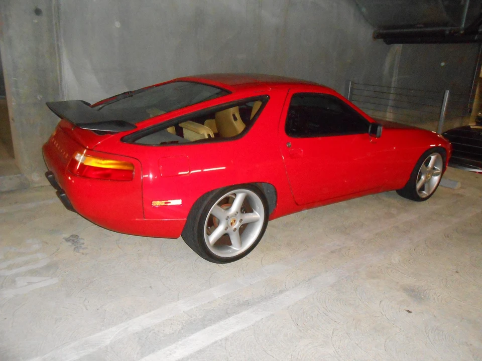 1987 Porsche 928 S4 - Image 13 of 31