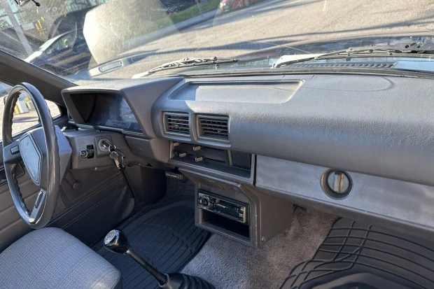 1988 Toyota Hilux 4th Gen - Image 5 of 7