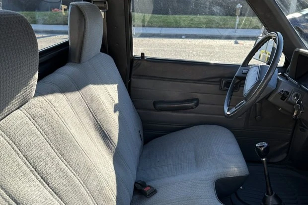 1988 Toyota Hilux 4th Gen - Image 4 of 7