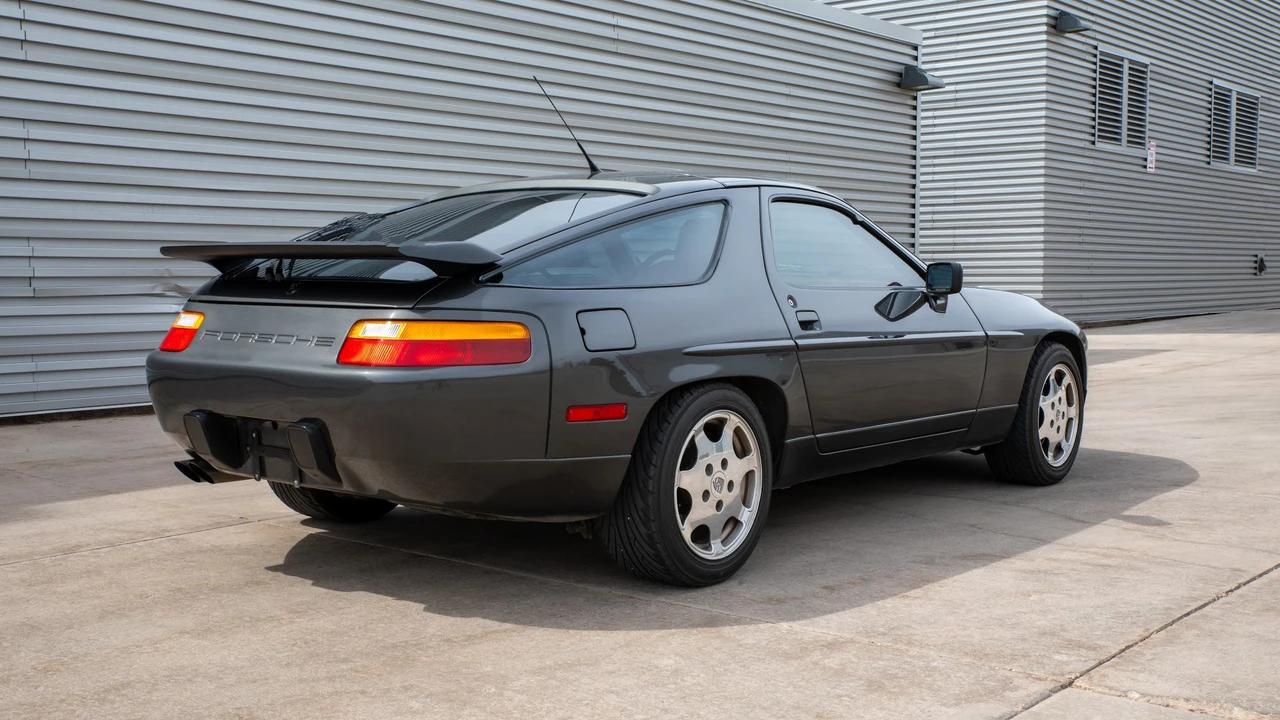 1989 Porsche 928 GT - Image 8 of 31