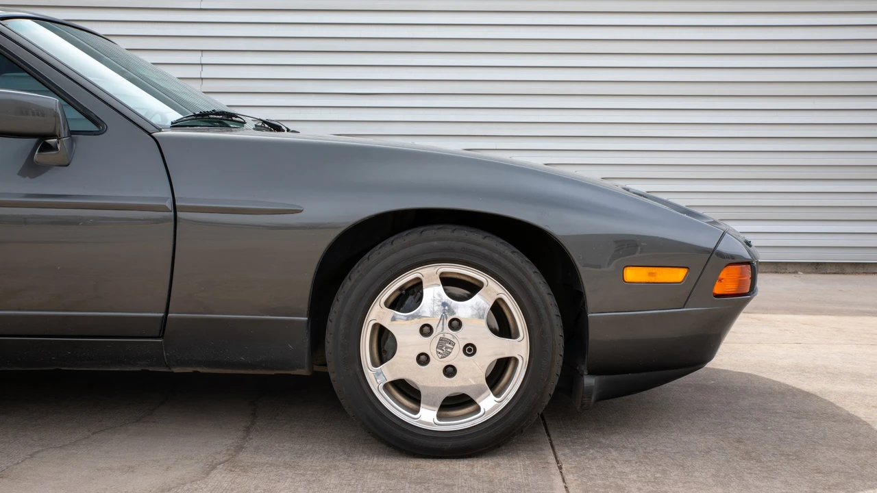 1989 Porsche 928 GT - Image 13 of 31