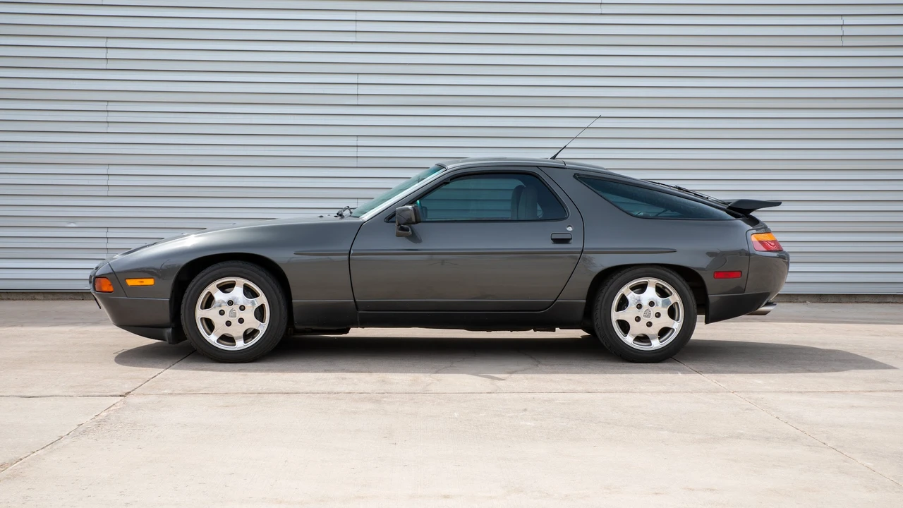 1989 Porsche 928 GT - Image 10 of 31