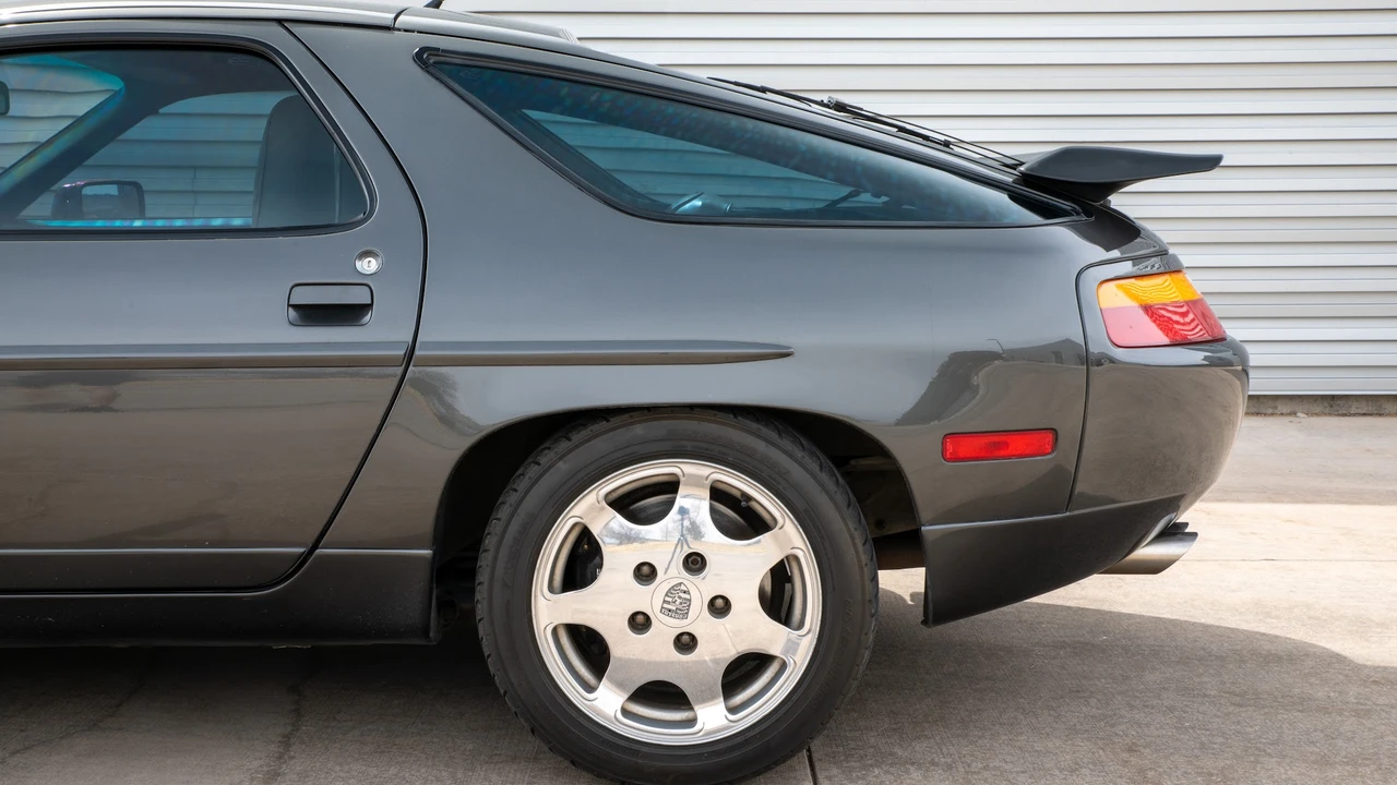1989 Porsche 928 GT - Image 12 of 31
