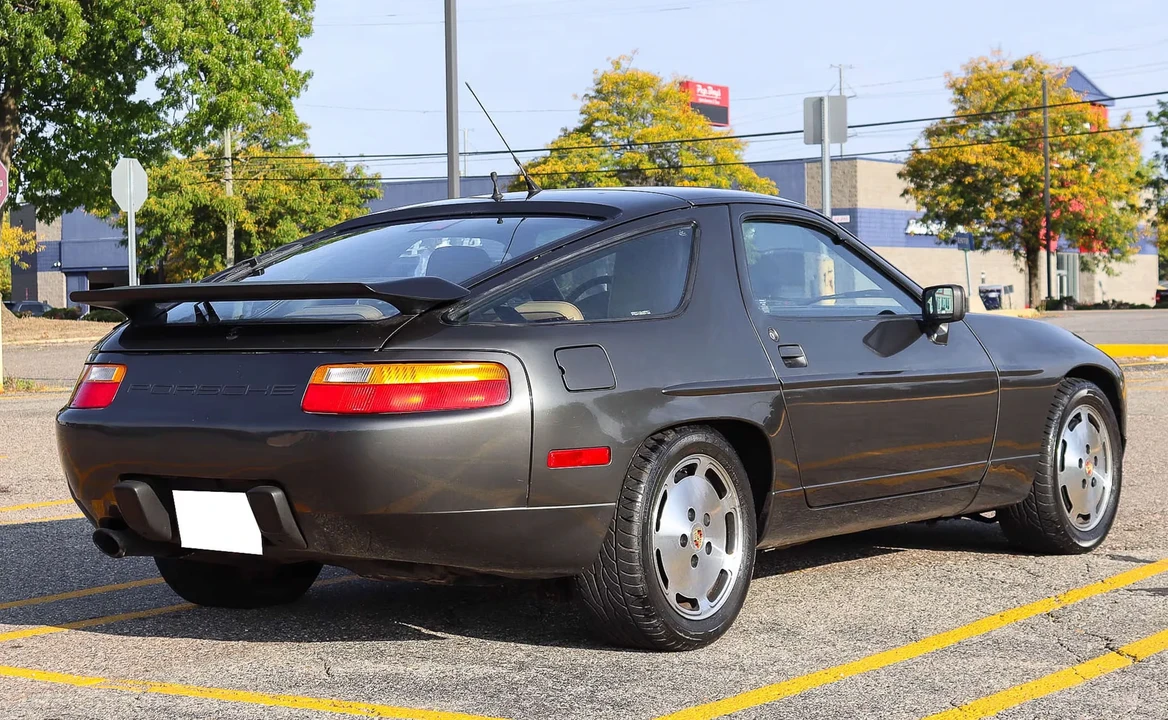 1989 Porsche 928 S4 - Image 5 of 6