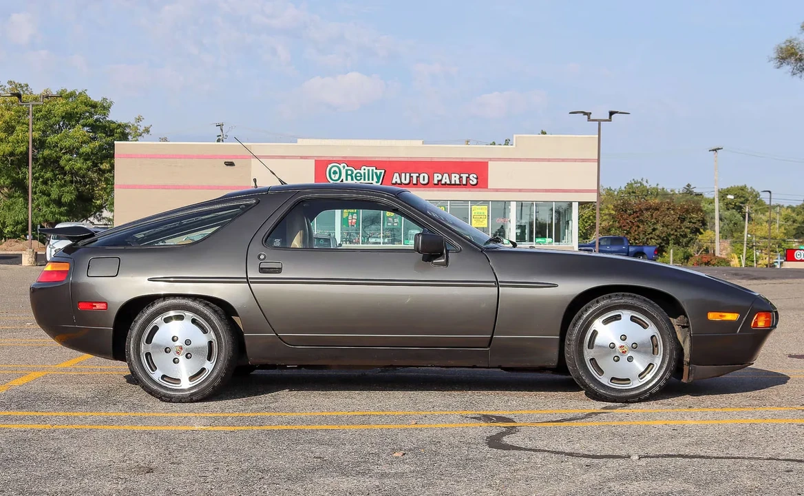 1989 Porsche 928 S4 - Image 6 of 6