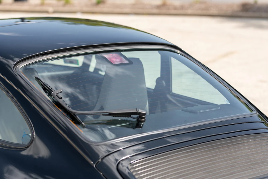 1990 Porsche 964 Carrera 4 - Image 29 of 31