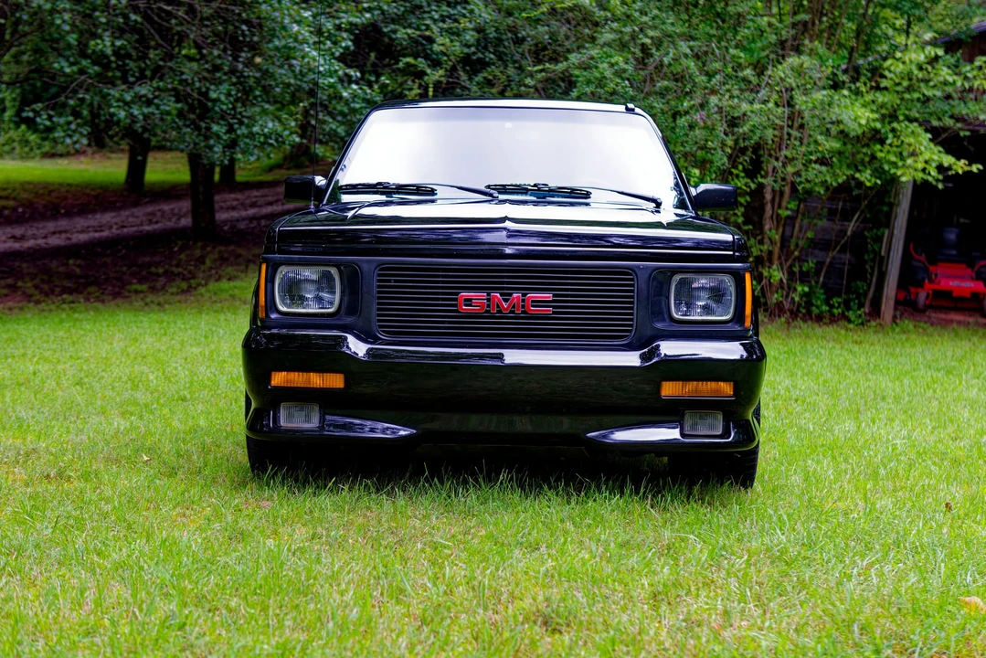 1993 GMC Syclone - Image 2 of 31