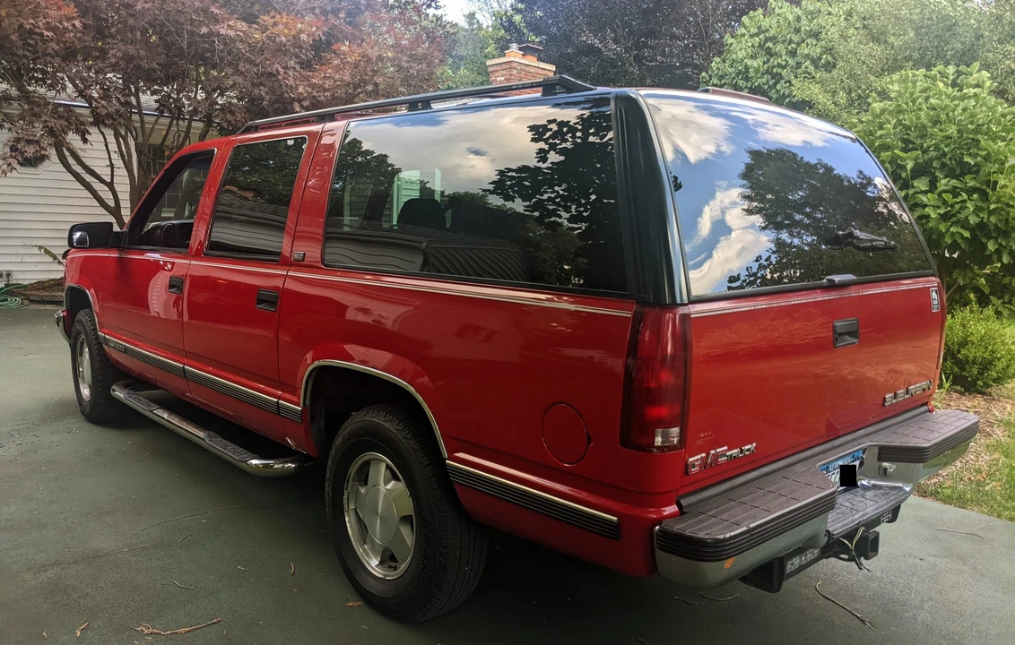 1995 GMC Suburban 8th Gen - Image 21 of 31