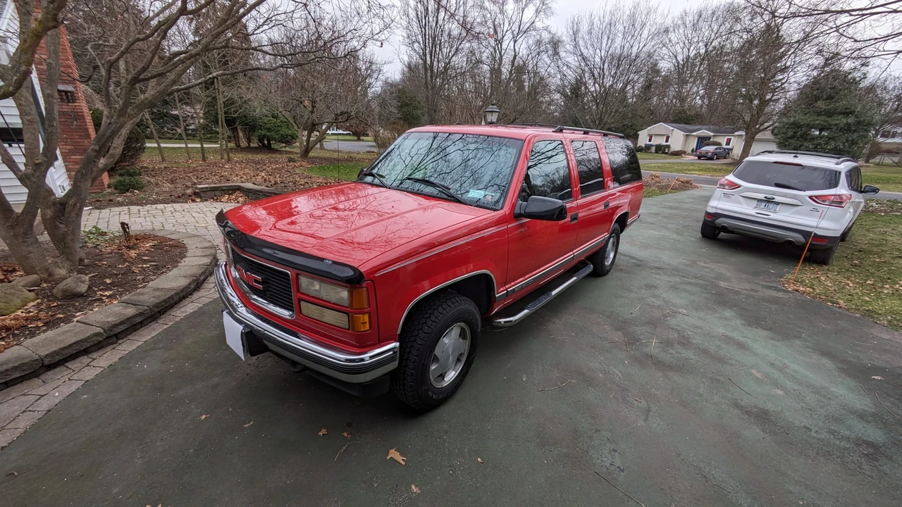 1995 GMC Suburban 8th Gen - Image 15 of 31