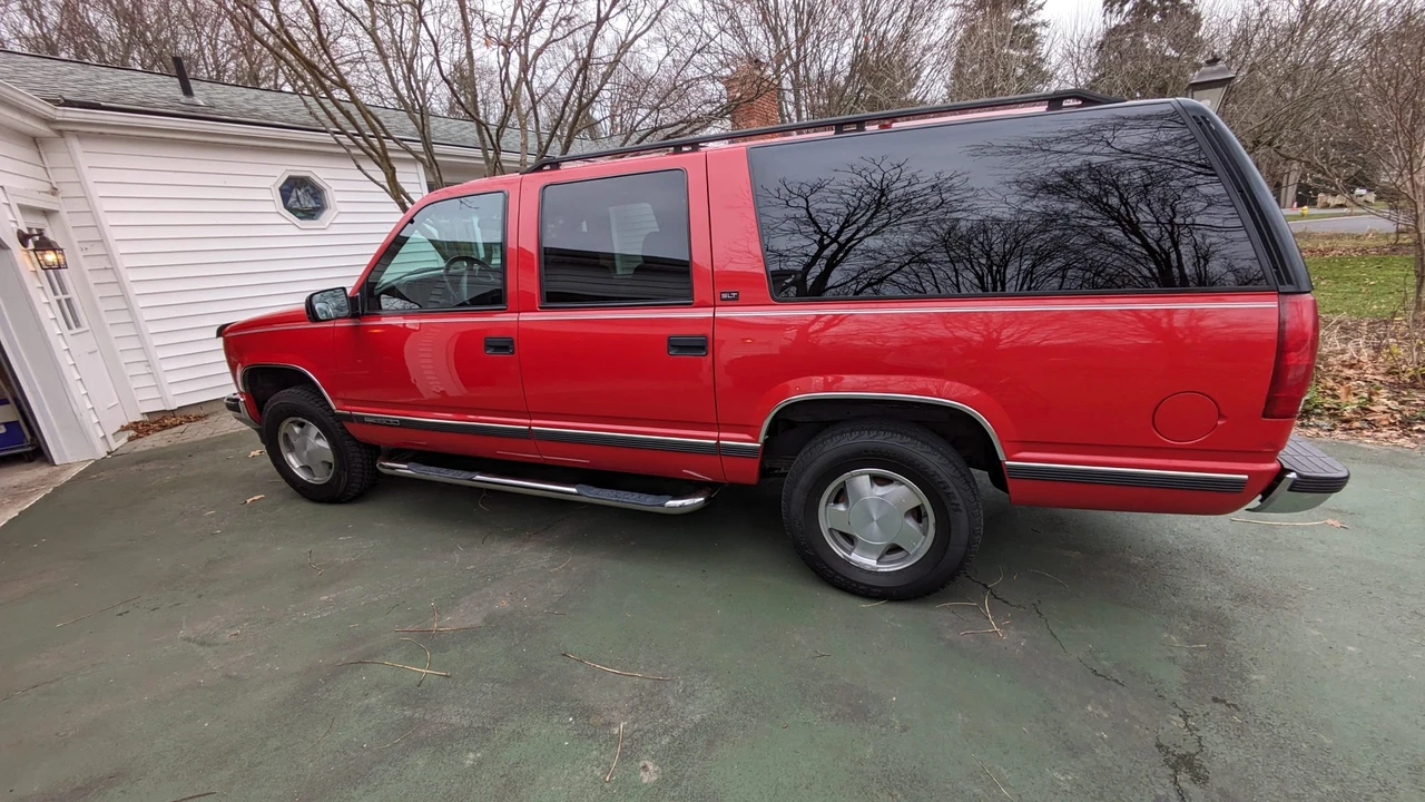 1995 GMC Suburban 8th Gen - Image 22 of 31