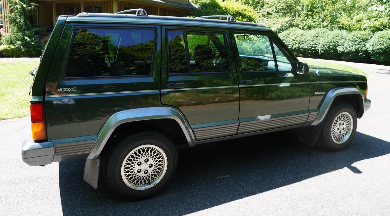 1996 Jeep XJ Cherokee - Image 14 of 31