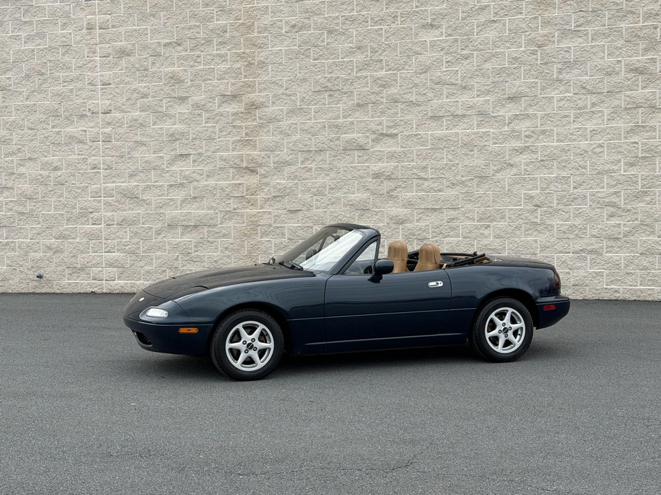 1996 Mazda NA MX-5 Miata - Image 2 of 31