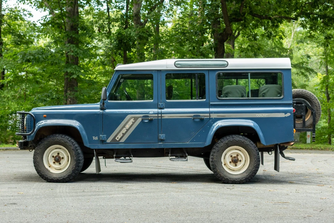 1997 Land Rover Defender 110 - Image 9 of 31