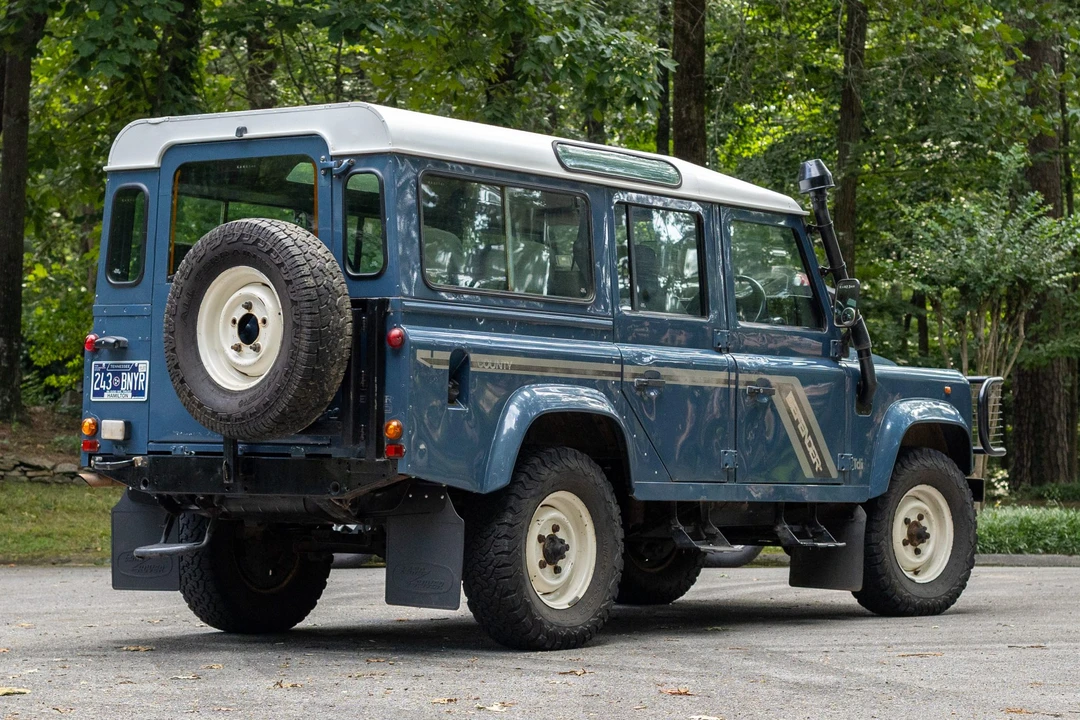 1997 Land Rover Defender 110 - Image 5 of 31