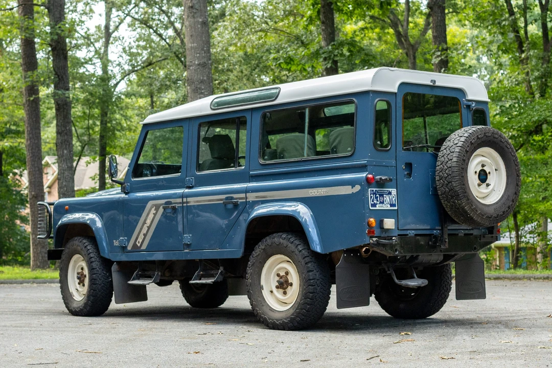 1997 Land Rover Defender 110 - Image 8 of 31