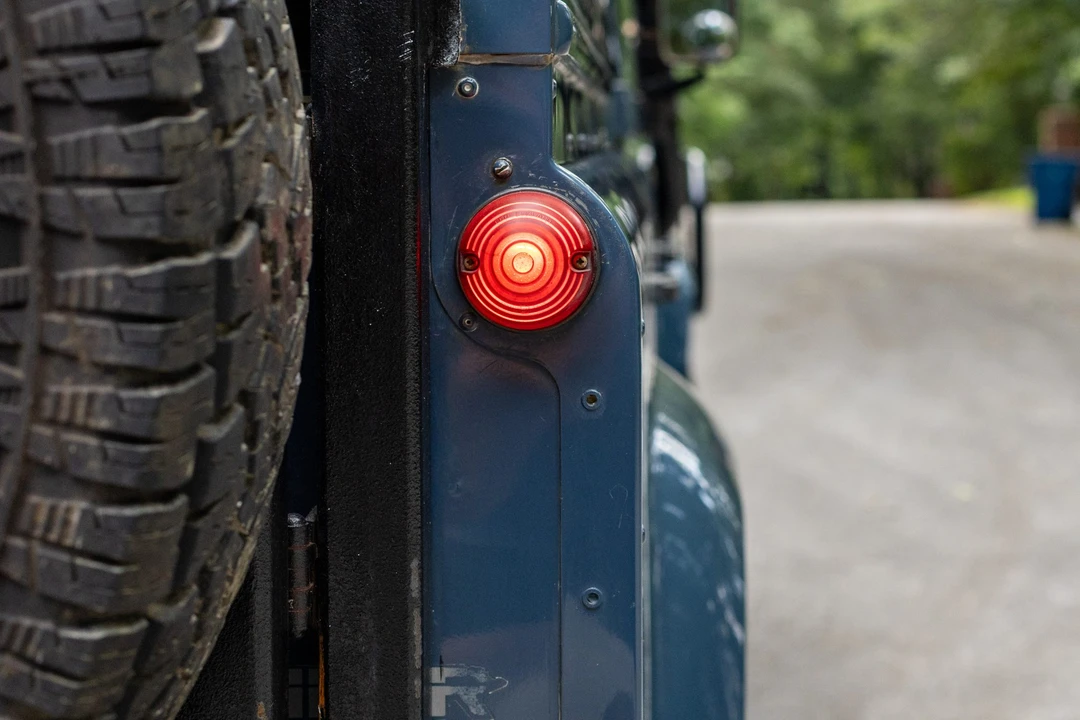 1997 Land Rover Defender 110 - Image 18 of 31