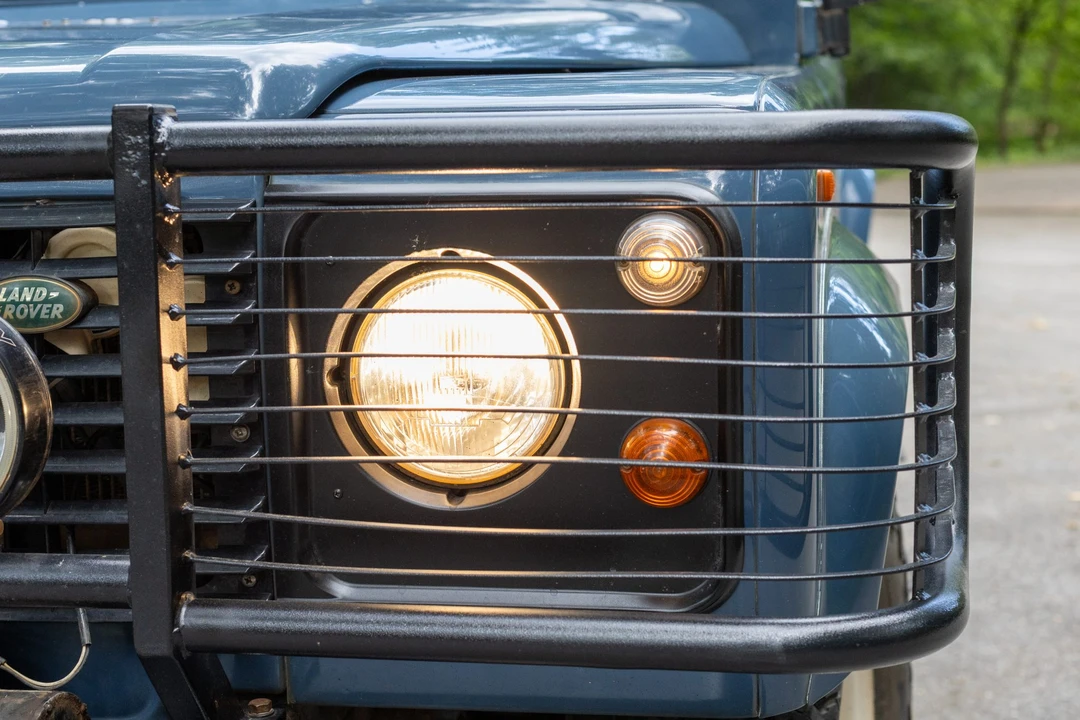 1997 Land Rover Defender 110 - Image 15 of 31