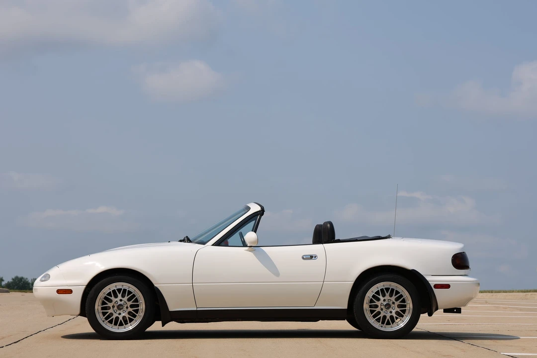 1990 Mazda NA MX-5 Miata - Image 18 of 31