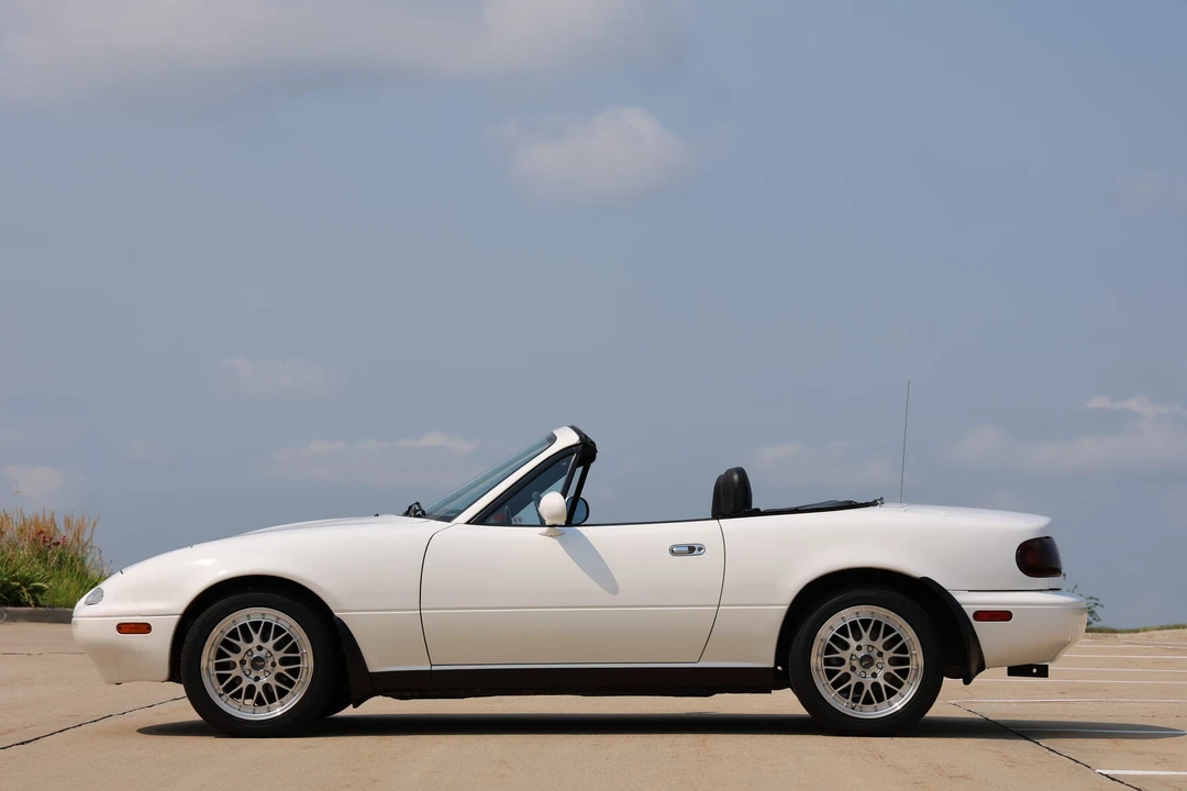 1990 Mazda NA MX-5 Miata - Image 19 of 31