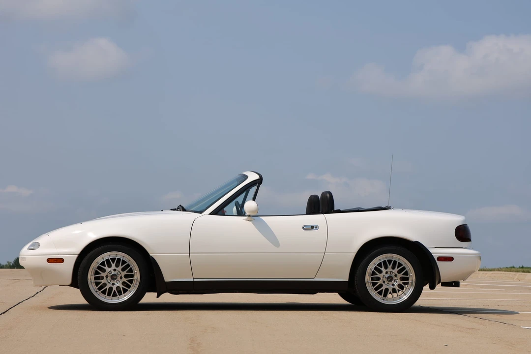 1990 Mazda NA MX-5 Miata - Image 17 of 31