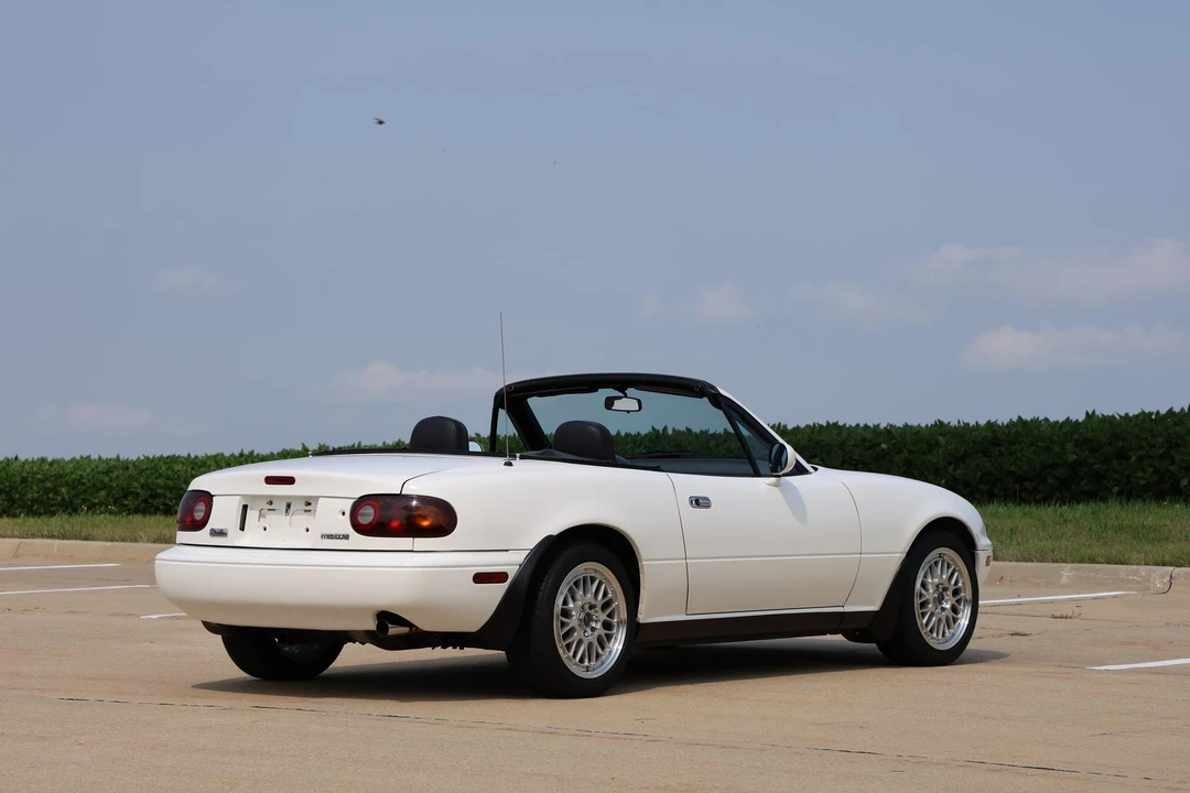 1990 Mazda NA MX-5 Miata - Image 28 of 31