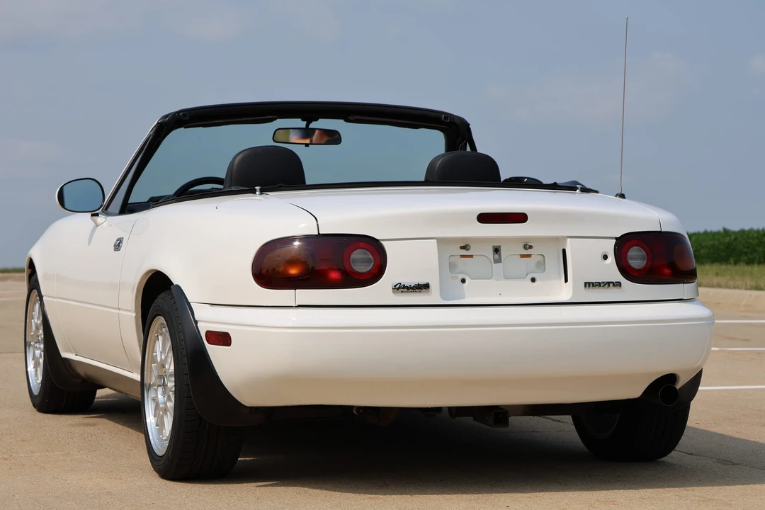 1990 Mazda NA MX-5 Miata - Image 23 of 31