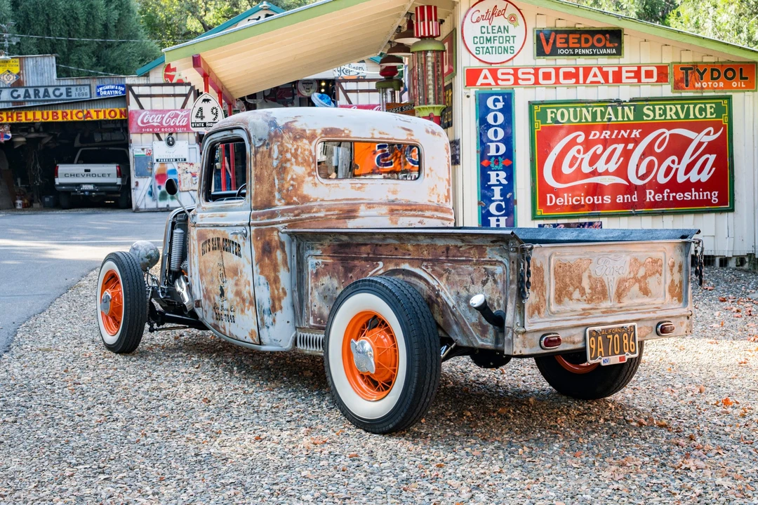 Ford Hot Rod - Image 7 of 31