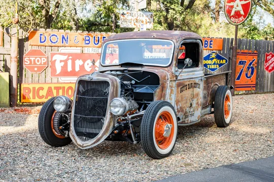 1935 Ford Hot Rod Pickup