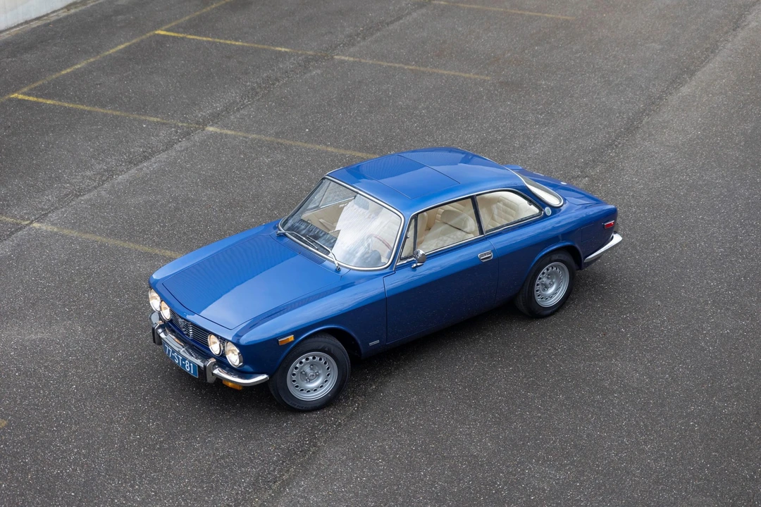 Alfa Romeo 2000 GT Veloce - Image 2 of 31
