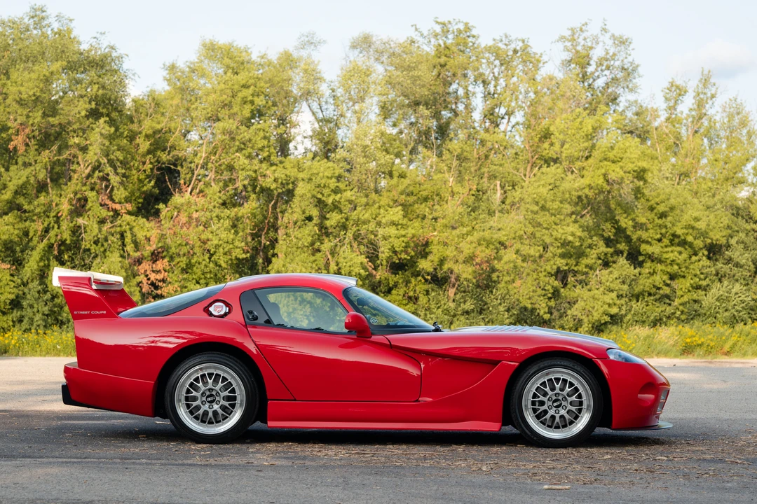 2001 Dodge Viper GTS 2nd Gen - Image 11 of 31