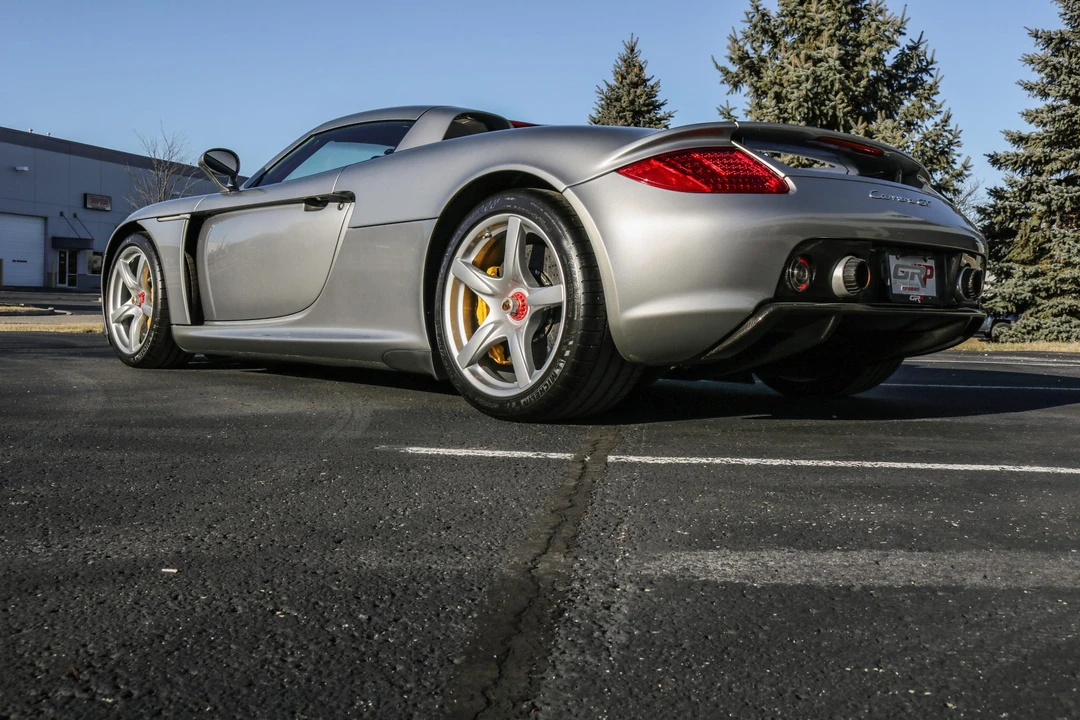2005 Porsche Carrera GT - Image 11 of 31