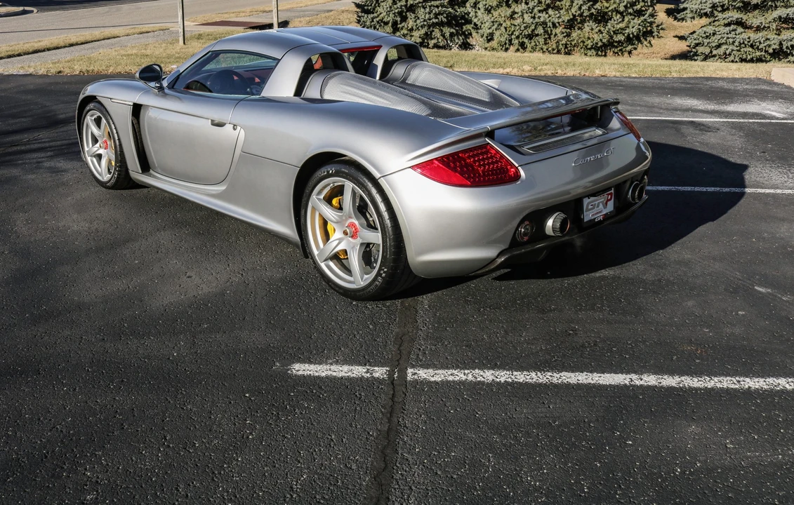 2005 Porsche Carrera GT - Image 12 of 31