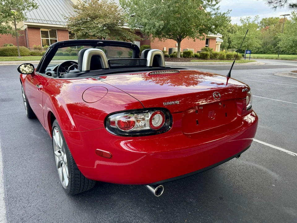 2006 Mazda NC MX-5 Miata - Image 19 of 31