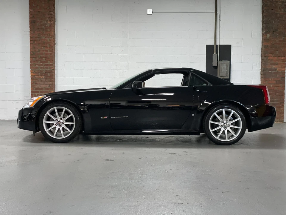 2007 Cadillac XLR-V - Image 3 of 31