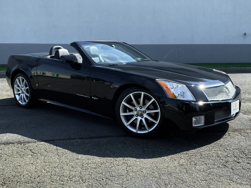 2007 Cadillac XLR-V - Image 28 of 31