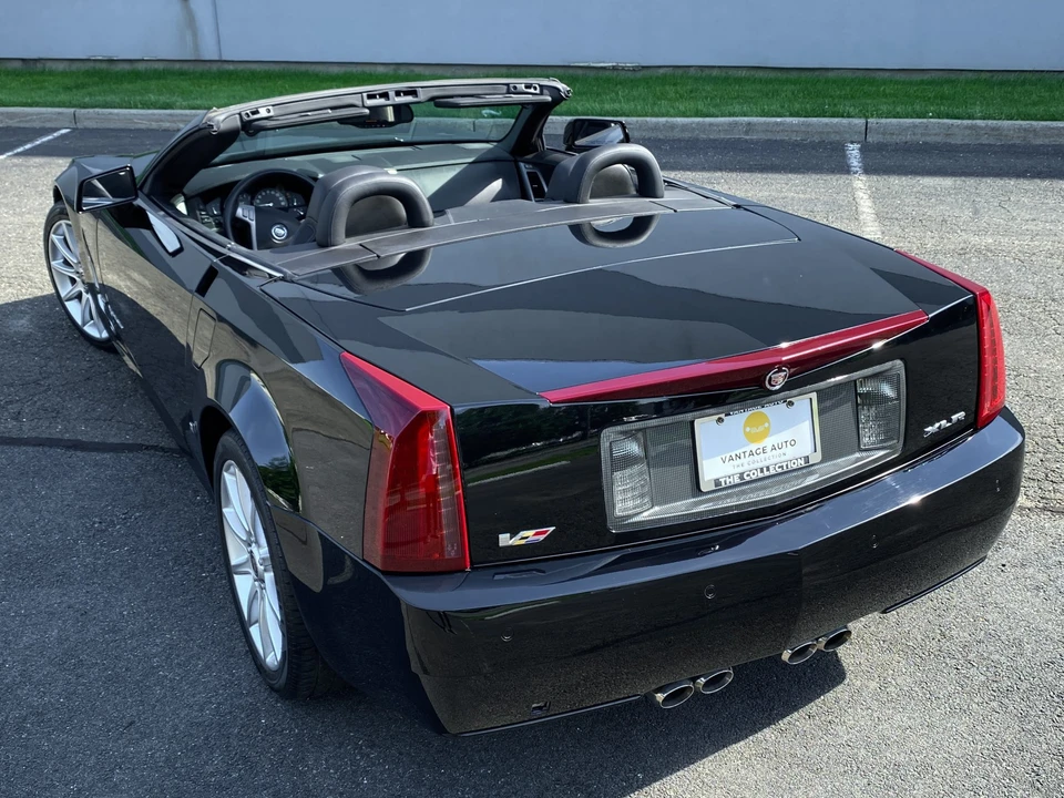 2007 Cadillac XLR-V - Image 21 of 31