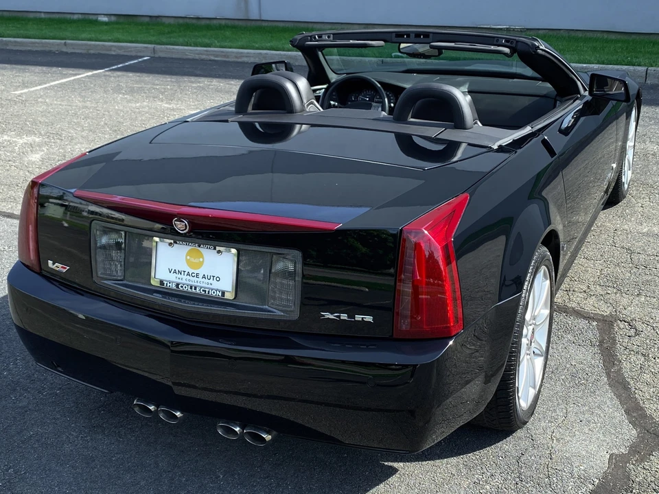 2007 Cadillac XLR-V - Image 24 of 31
