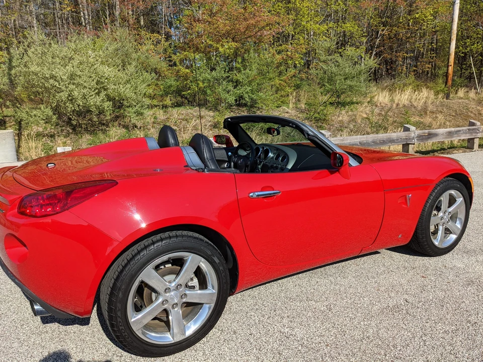 2007 Pontiac Solstice GXP - Image 9 of 31